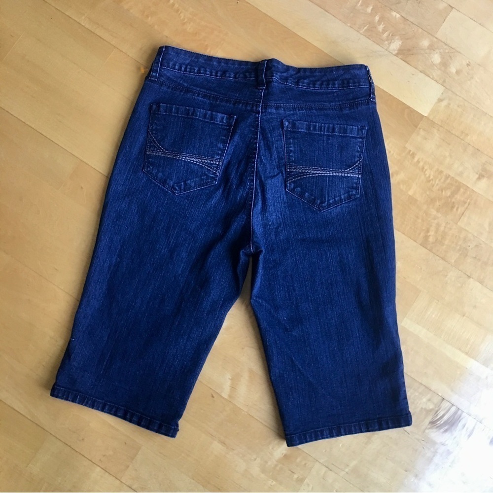 Bandolino Mid Rise Riley Bermuda Jean Shorts, Blue Denim, Size 6 - Picture 3 of 17